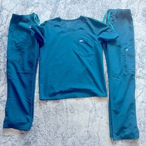 Men’s L Caribbean Blue FIGS scrub set